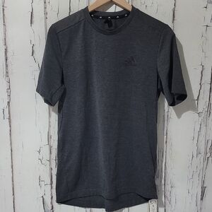 Adidas NWT Men's Charcoal Short Sleeve Aeroready Tee Size S